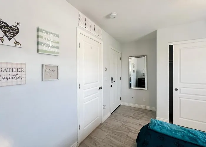 Civic Centre, Compact Microapt Layout & Sprt Entry